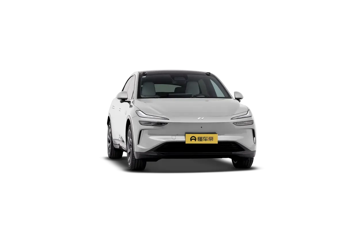 Электромобиль Onvo L60 2024 700km Long Range four-wheel Drive Version (серебристый)_360