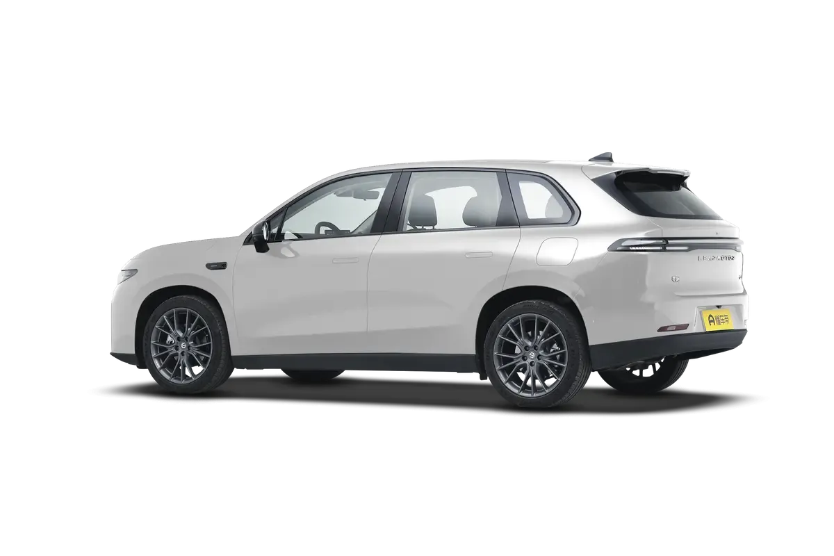 Электромобиль Leapmotor C10 2024 Extended Range 210 Smart Driving Edition (серебристый)_360