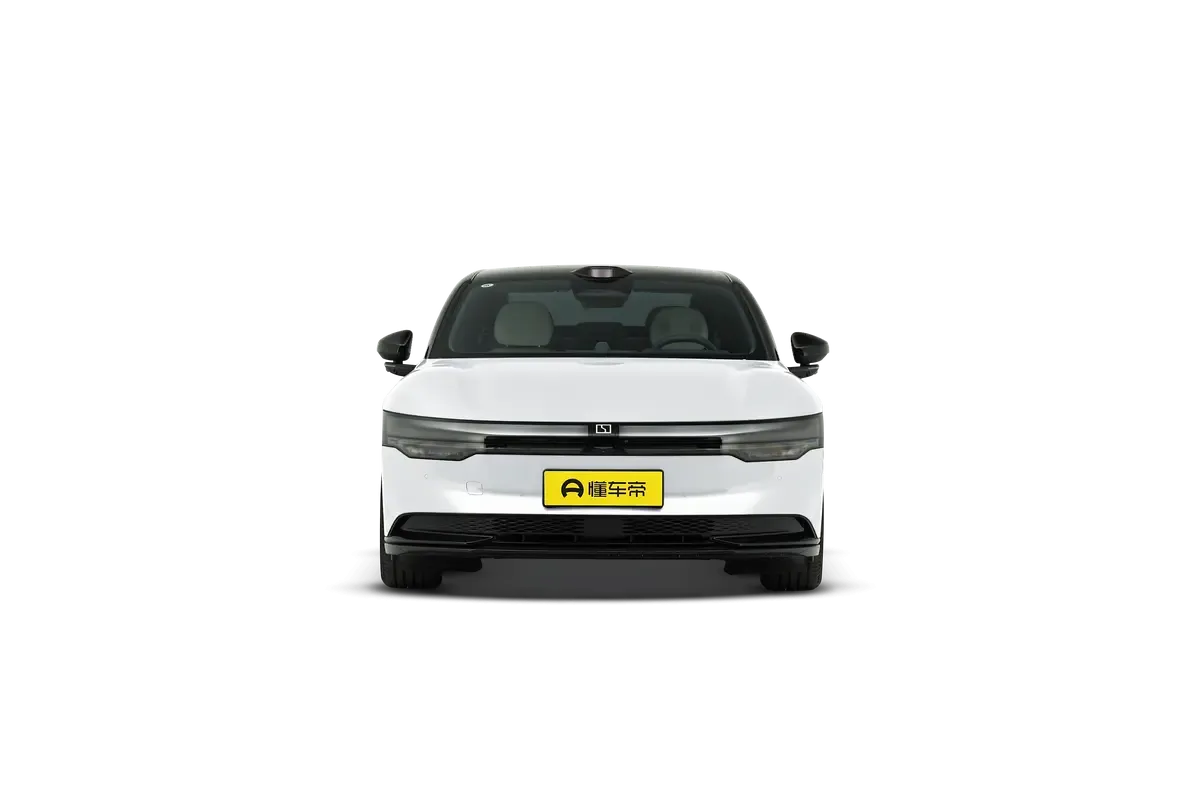 Zeekr 007 4WD 100kw Perfomance (белый/черный)_360
