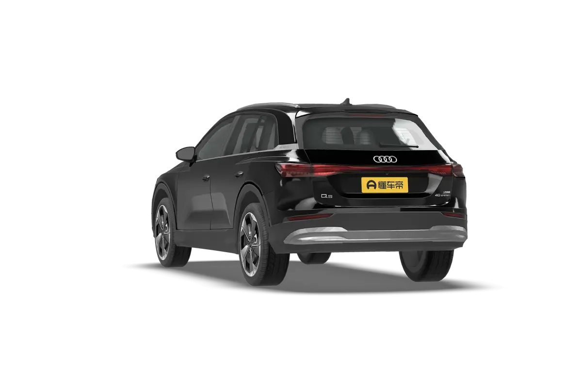 Электромобиль AUDI Q5 2024 50 e-tron quattro Brilliant Edition Clothing Set (черный)_360