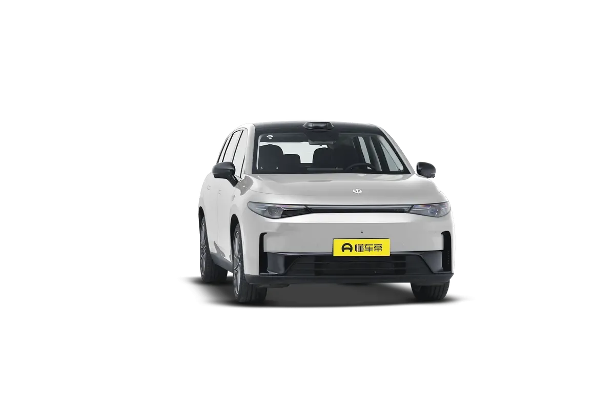 Электромобиль Leapmotor C10 2024 Extended Range 210 Smart Driving Edition (серебристый)_360