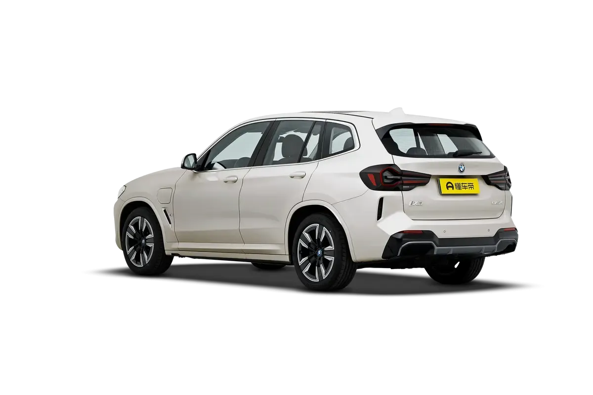 Электромобиль BMW IX3 2024 Pioneer (серебристый)_360
