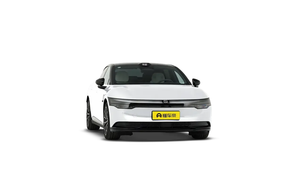Zeekr 007 4WD 100kw Perfomance (белый/черный)_360