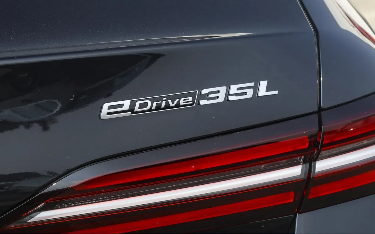 i5 xDrive 35L