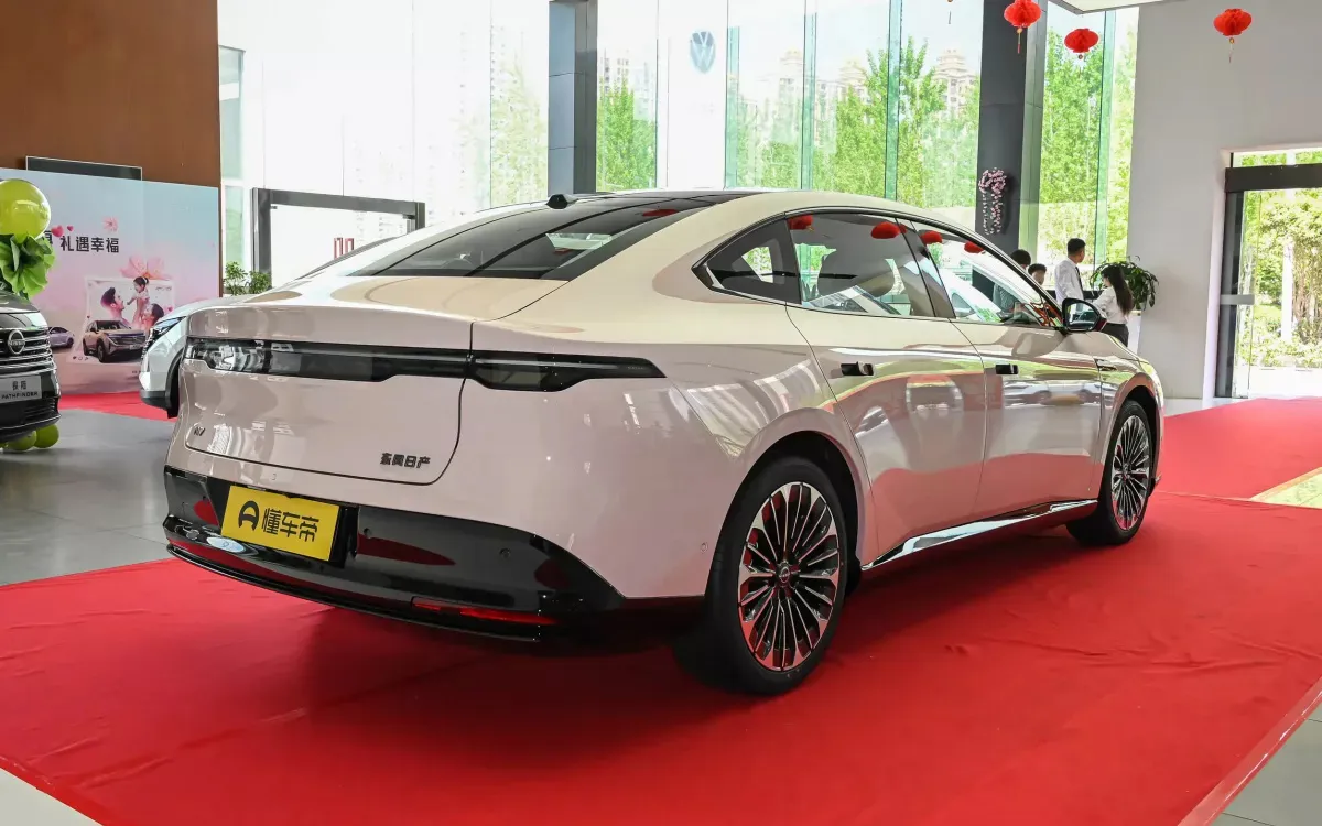 Nissan N7